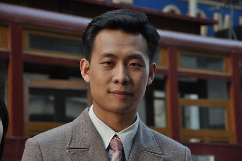 张译领奖爆料视频,独家爆料视频带你走进获奖瞬间